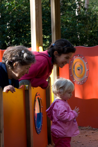 090925-RebeccaPlayin#20112